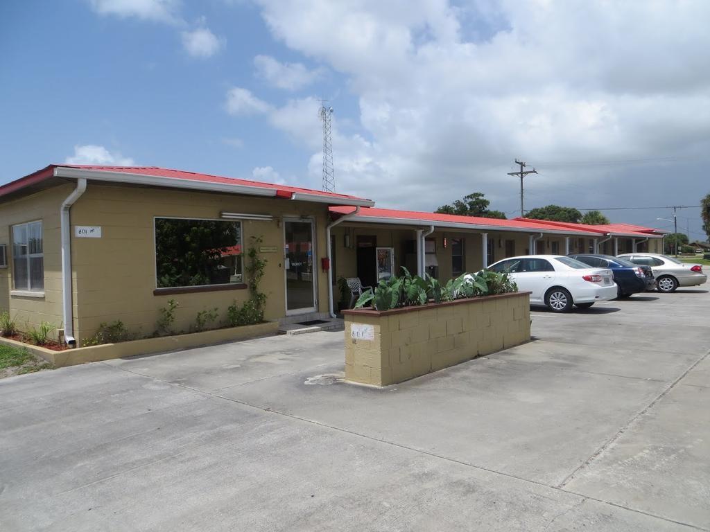 Travelers Inn Okeechobee Exterior foto